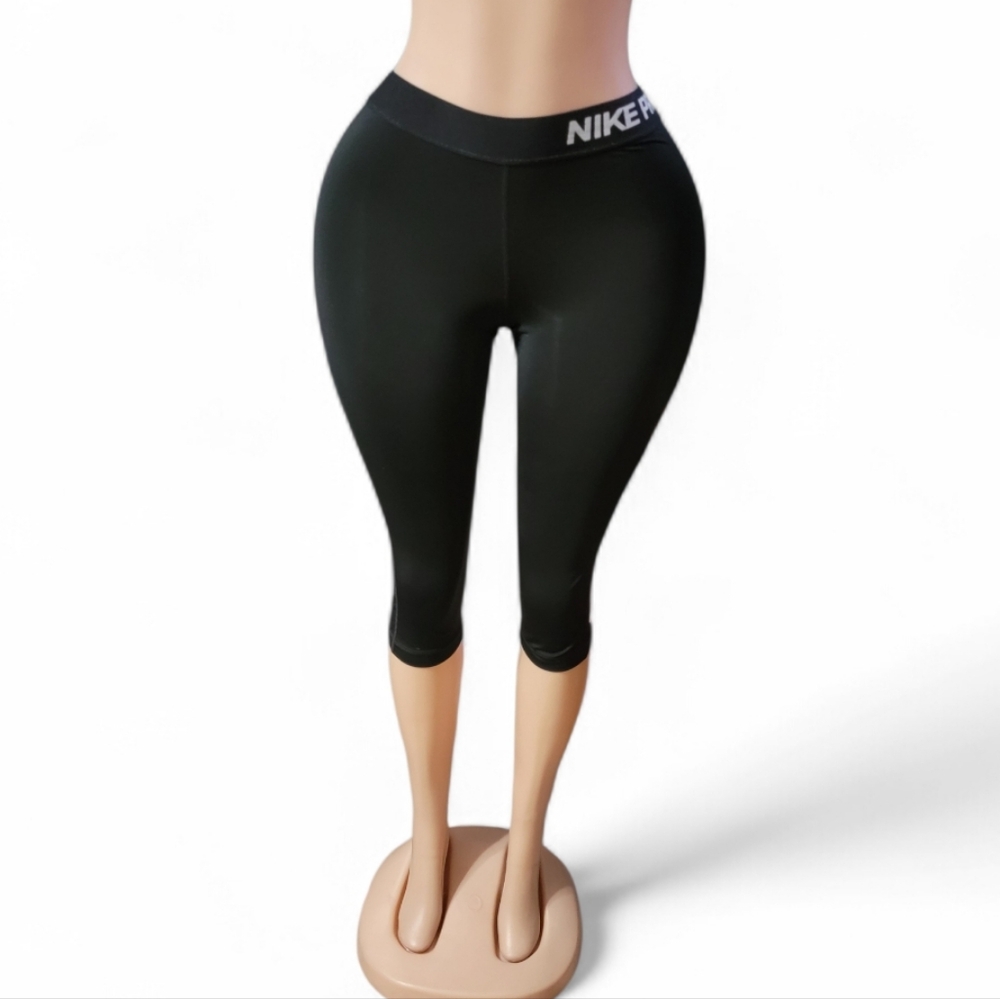 Nike Black Cropped Leggings